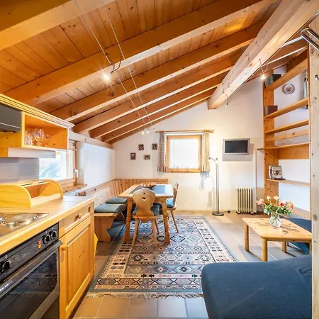 Chasa Allegra 여관 프탄