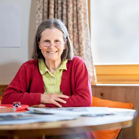 Chasa Allegra 여관 *